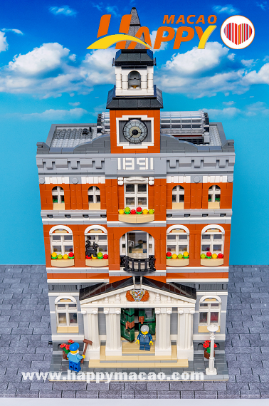 Lego_Modular_Building_Town_Hall_1